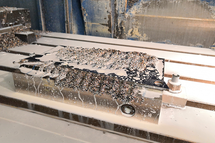 Use fo magnetic chuck Neomill Compact